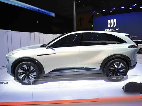 别克试水电动车：GL8混动爆红，三款新车能续命吗？