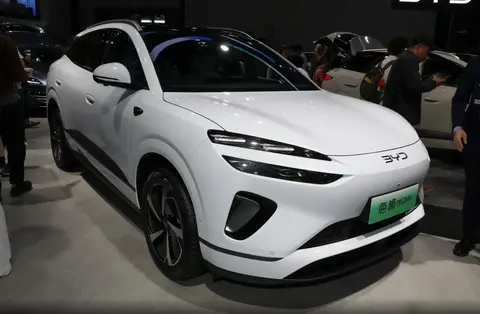 比亚迪海狮06起步13.98万,分层灯光像捷尼赛思，摆脱“网约味”